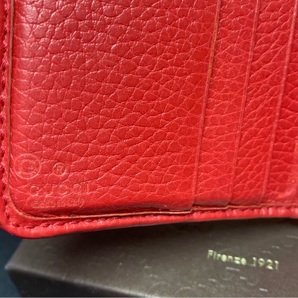 Final Price Drop! Authentic Pre owned Vintage Gucci Wallet - Picture 3 of 14